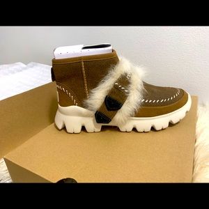 Women UGG ankle boots